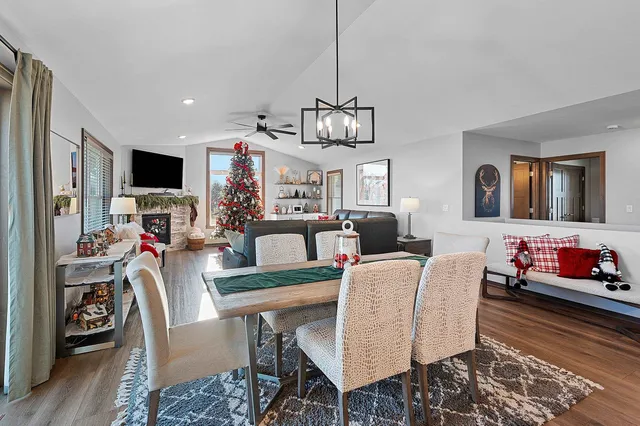 $575,000 | 2121 Durum Court, Suamico, WI 54313