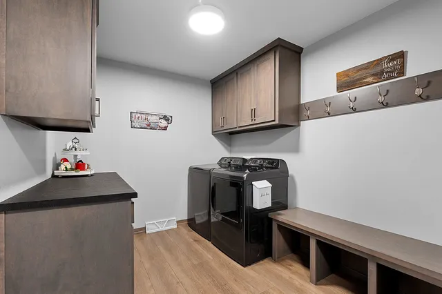 $575,000 | 2121 Durum Court, Suamico, WI 54313