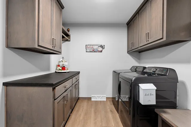 $575,000 | 2121 Durum Court, Suamico, WI 54313