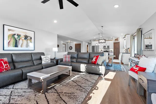 $575,000 | 2121 Durum Court, Suamico, WI 54313