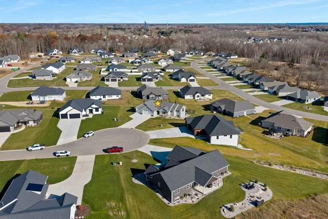 $575,000 | 2121 Durum Court, Suamico, WI 54313