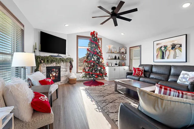 $575,000 | 2121 Durum Court, Suamico, WI 54313