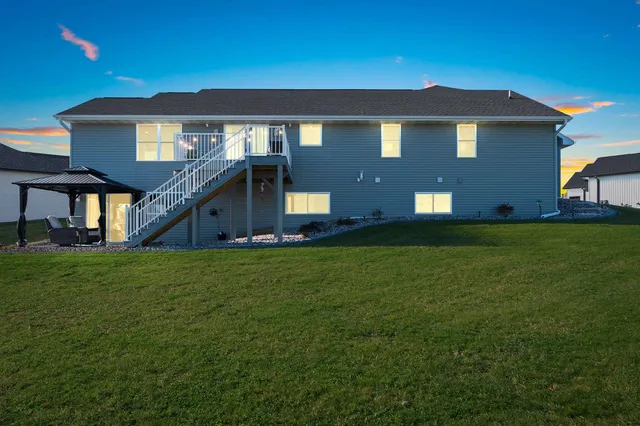 $575,000 | 2121 Durum Court, Suamico, WI 54313