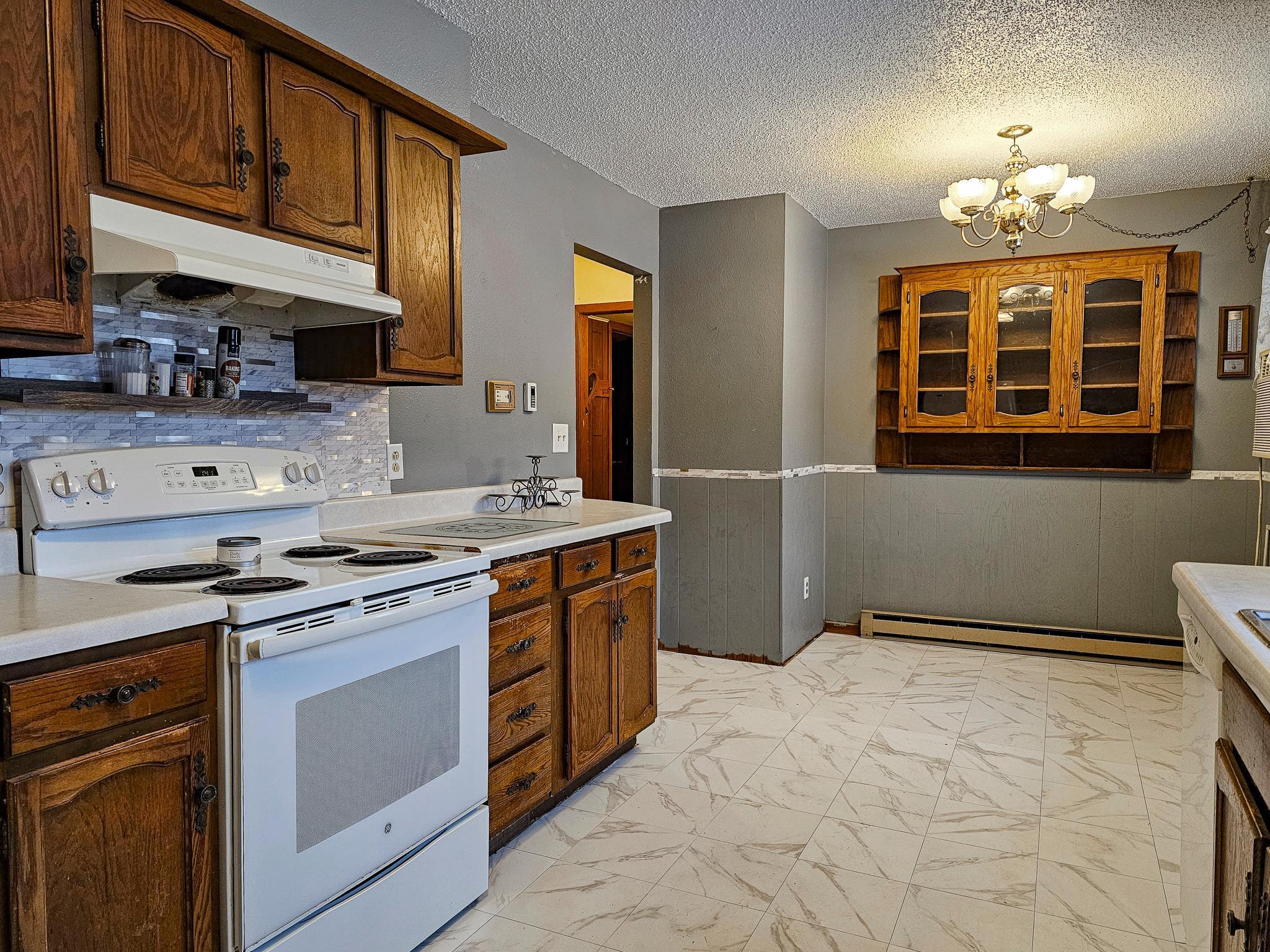 452 4th Street Northwest Perham, MN 56573 - Photo 13 of 26