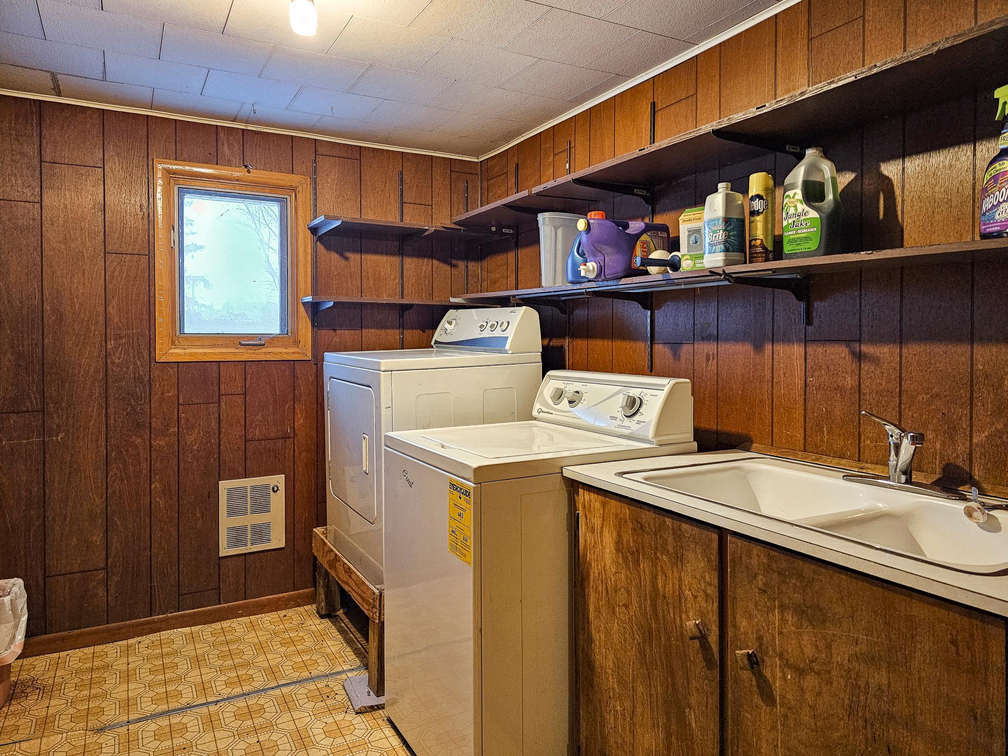 452 4th Street Northwest Perham, MN 56573 - Photo 14 of 26