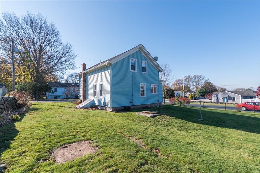 19 State Street Westerly, RI 02891 - Photo 4 of 33