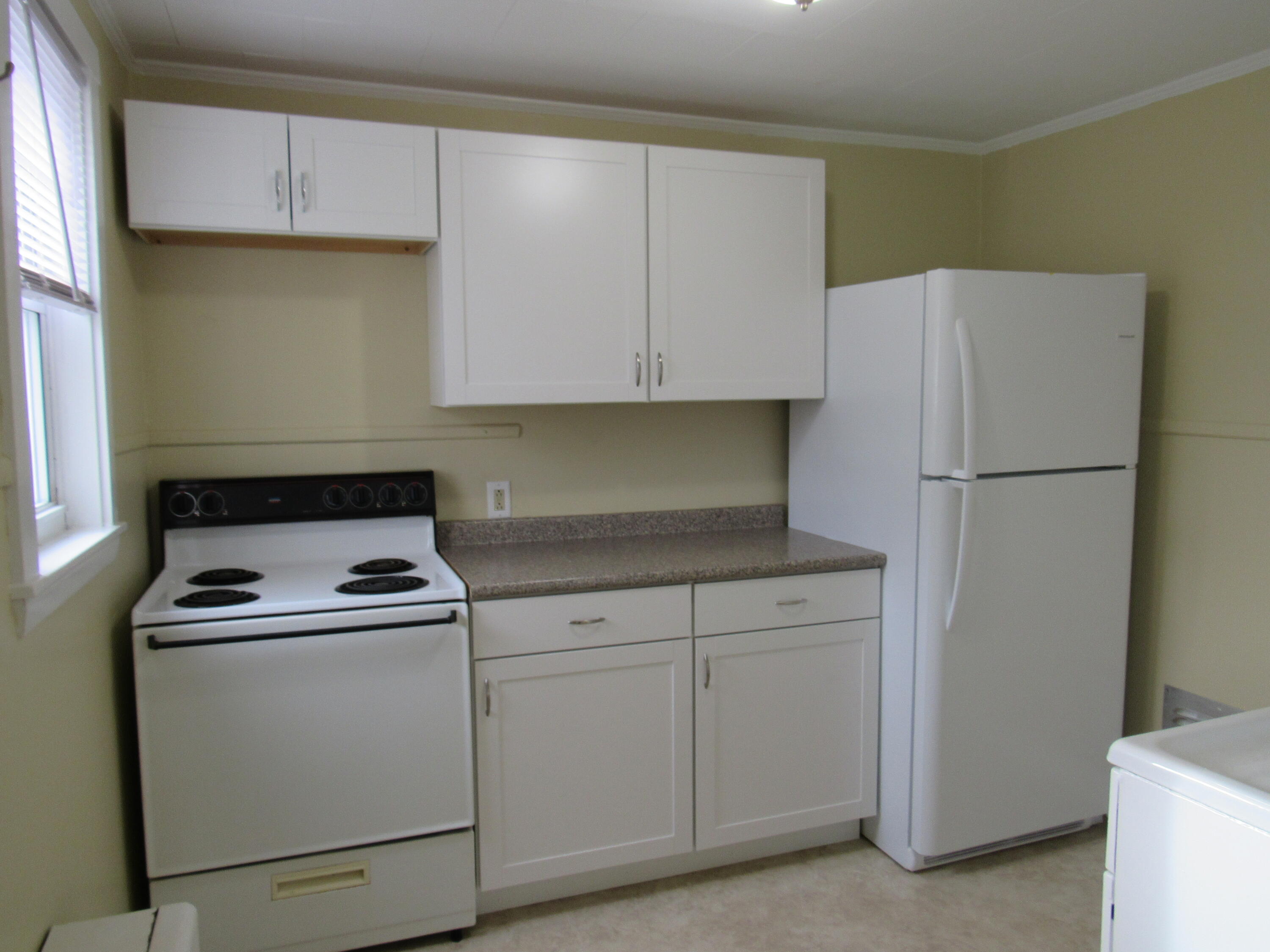 166 Pearl Street Bangor, ME 04401 - Photo 4 of 29 IMG_8276