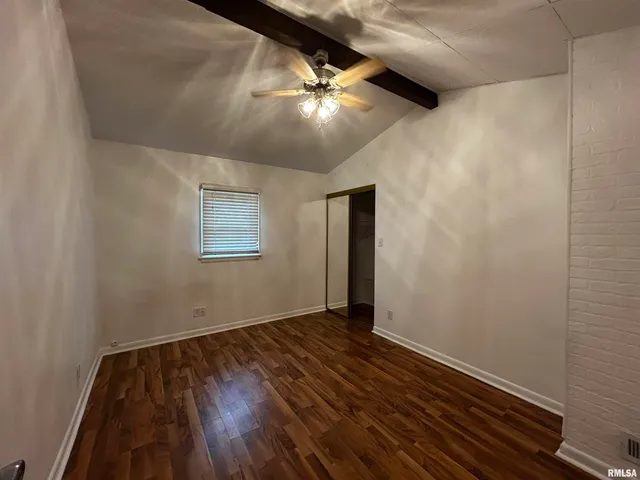 $1,349 | 1328 Hilltop Drive, Pekin, IL 61554