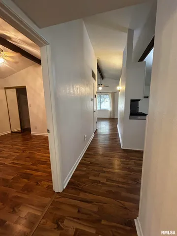 $1,349 | 1328 Hilltop Drive, Pekin, IL 61554