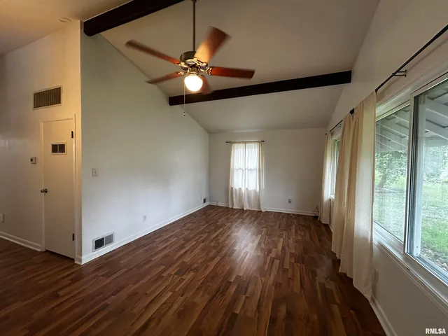 $1,349 | 1328 Hilltop Drive, Pekin, IL 61554