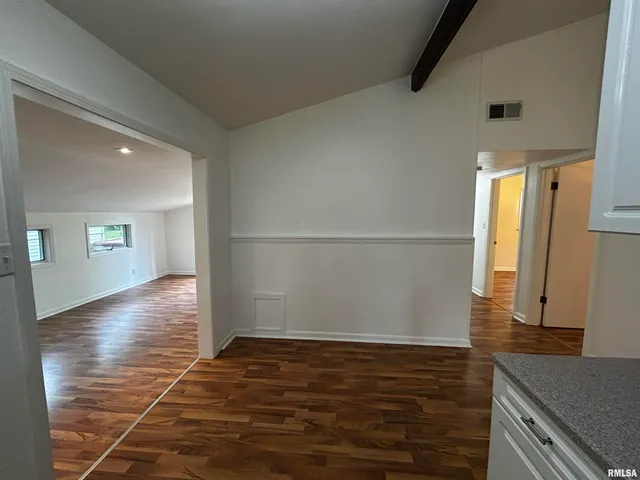 $1,349 | 1328 Hilltop Drive, Pekin, IL 61554