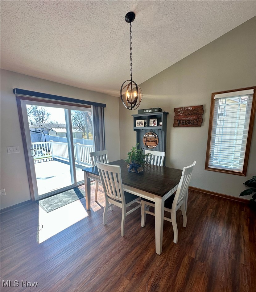 1039 Susan Road Ravenna, OH 44266 - Photo 9 of 25 DINING AREA OFF KITCHEN.