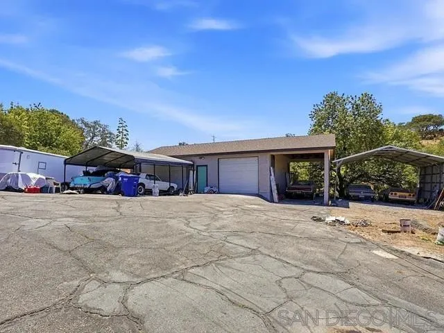 1049 Ranchito Court Alpine, CA 91901 - Photo 3 of 43 Gallery Image 3
