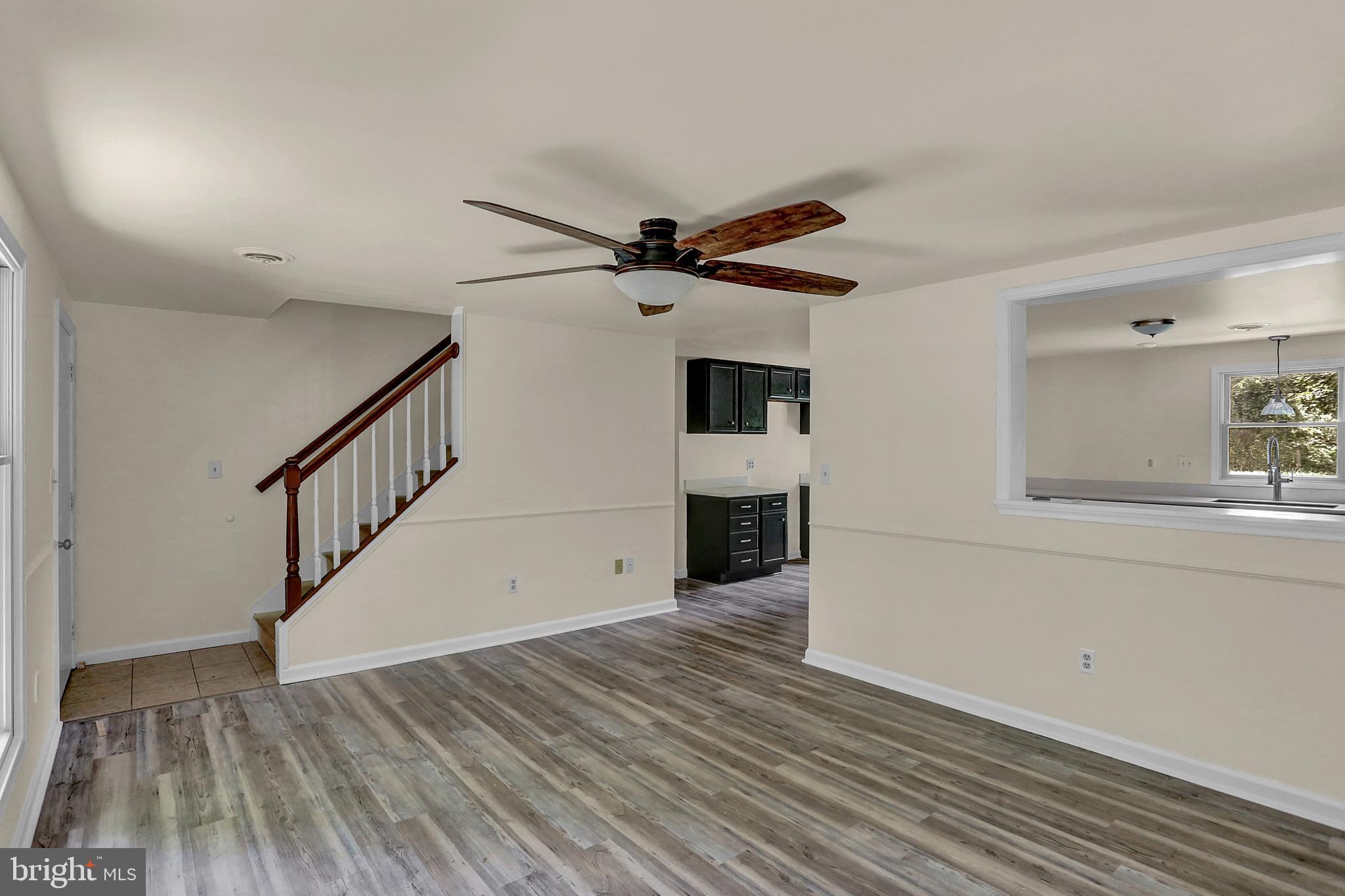 215 Shorb Mill Road Fairfield, PA 17320 - Photo 5 of 39 Living Room