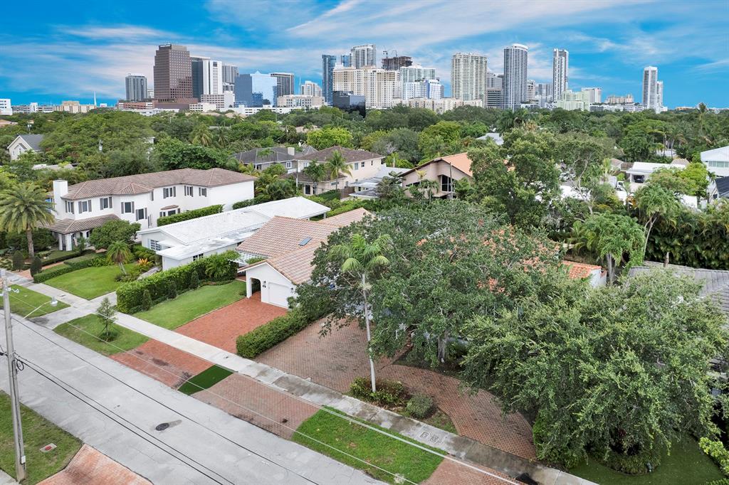 805 Southeast 10th Street Fort Lauderdale, FL 33316 - Photo 11 of 25 a picture of city view