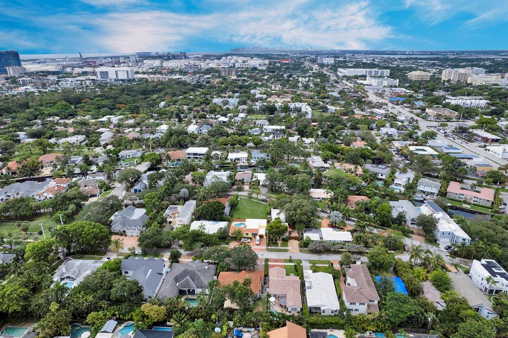 805 Southeast 10th Street Fort Lauderdale, FL 33316 - Photo 24 of 25 an aerial view of a city