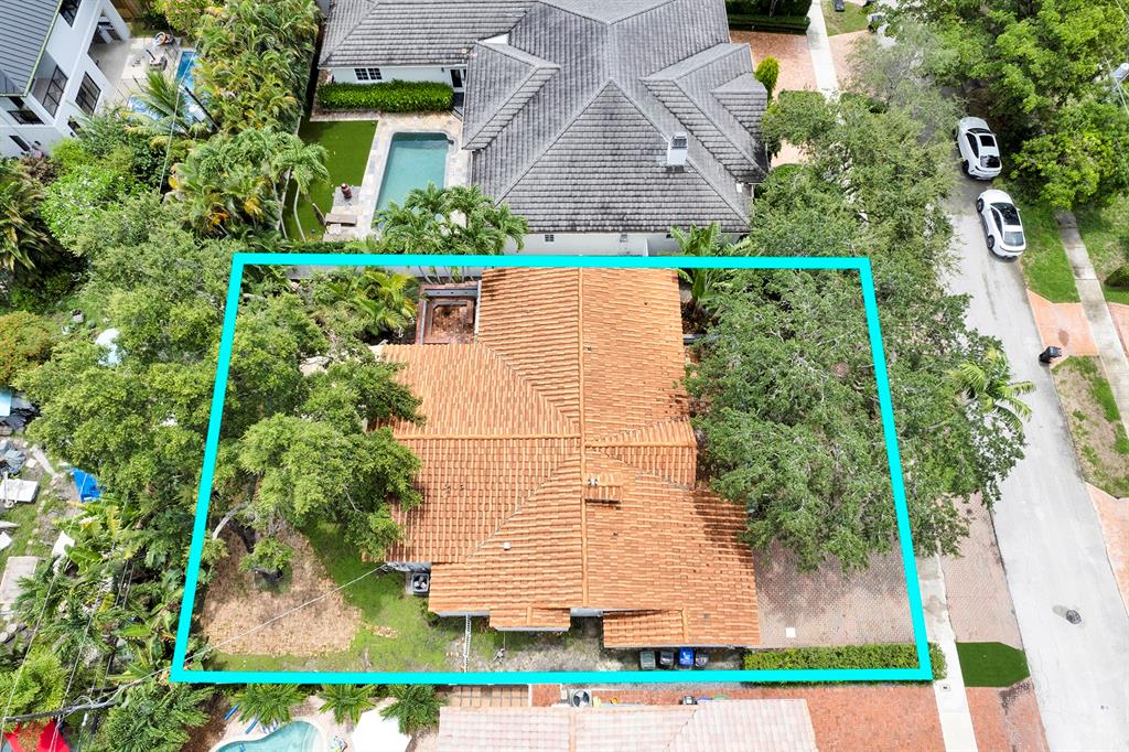 805 Southeast 10th Street Fort Lauderdale, FL 33316 - Photo 5 of 25 an aerial view of a house