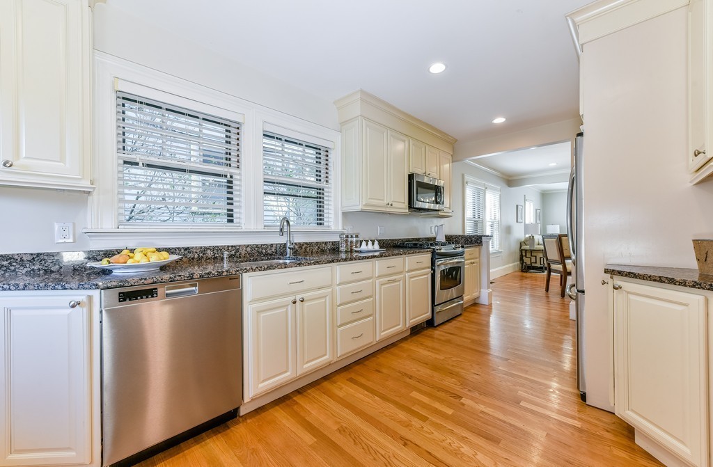 8 Upland Road, Unit 1 Brookline, MA 02445 - Photo 9 of 20 Gallery Image 9