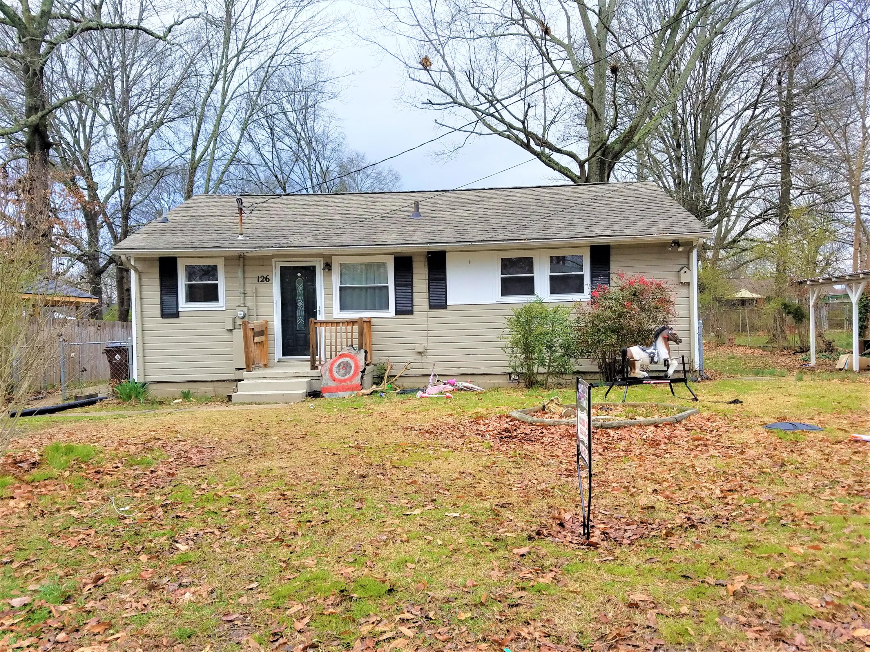 126 Nevada Circle Oak Ridge, TN 37830 - Photo 1 of 11 126 Nevada front