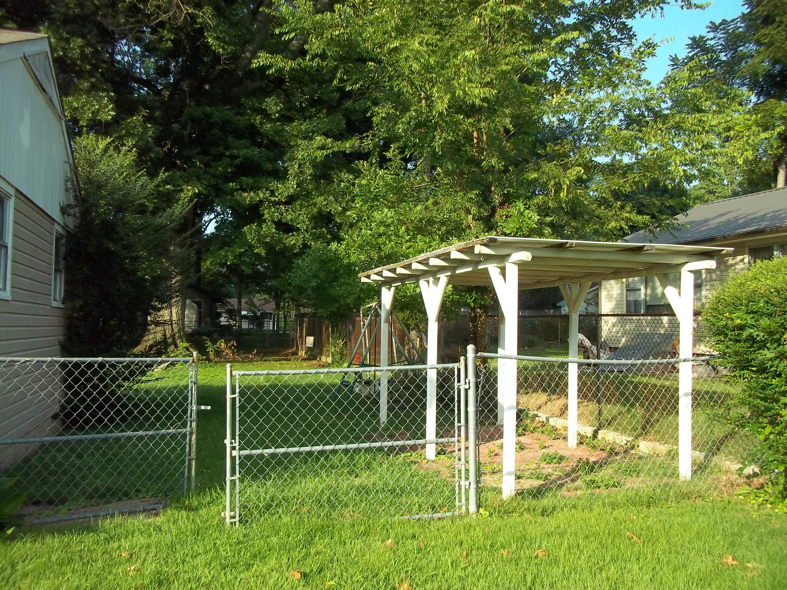 126 Nevada Circle Oak Ridge, TN 37830 - Photo 11 of 11 Side Yard