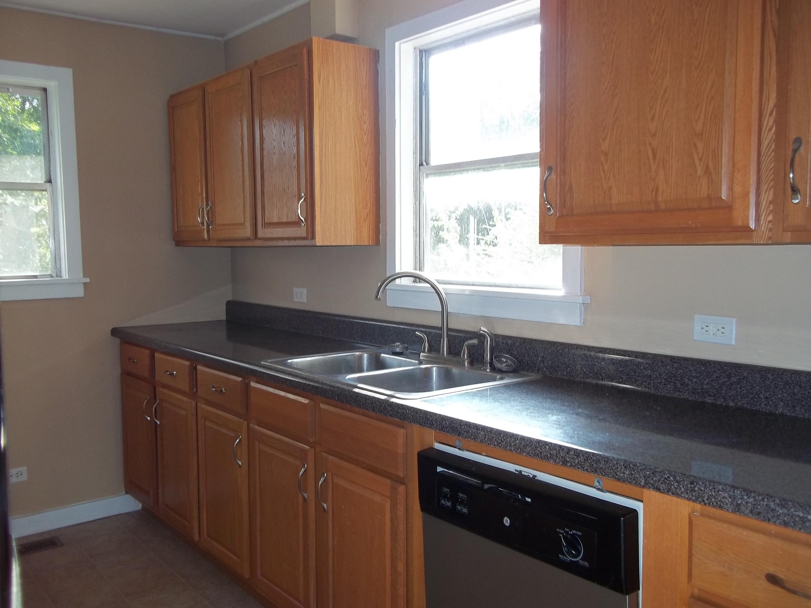 126 Nevada Circle Oak Ridge, TN 37830 - Photo 5 of 11 Kitchen Sink area