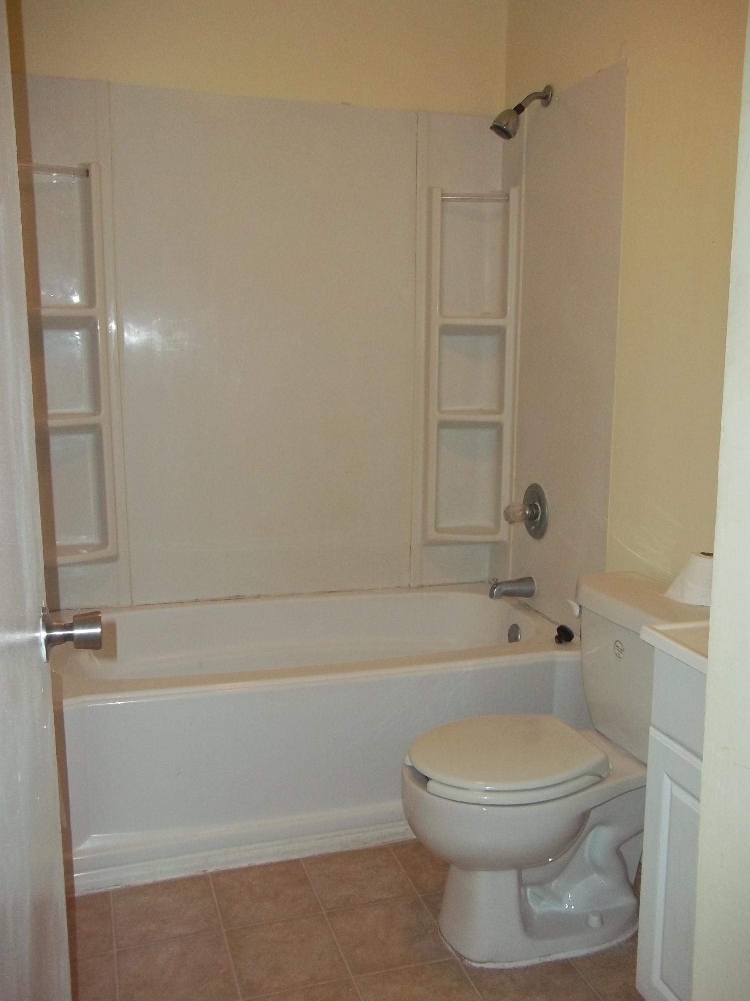 126 Nevada Circle Oak Ridge, TN 37830 - Photo 6 of 11 Updated bath