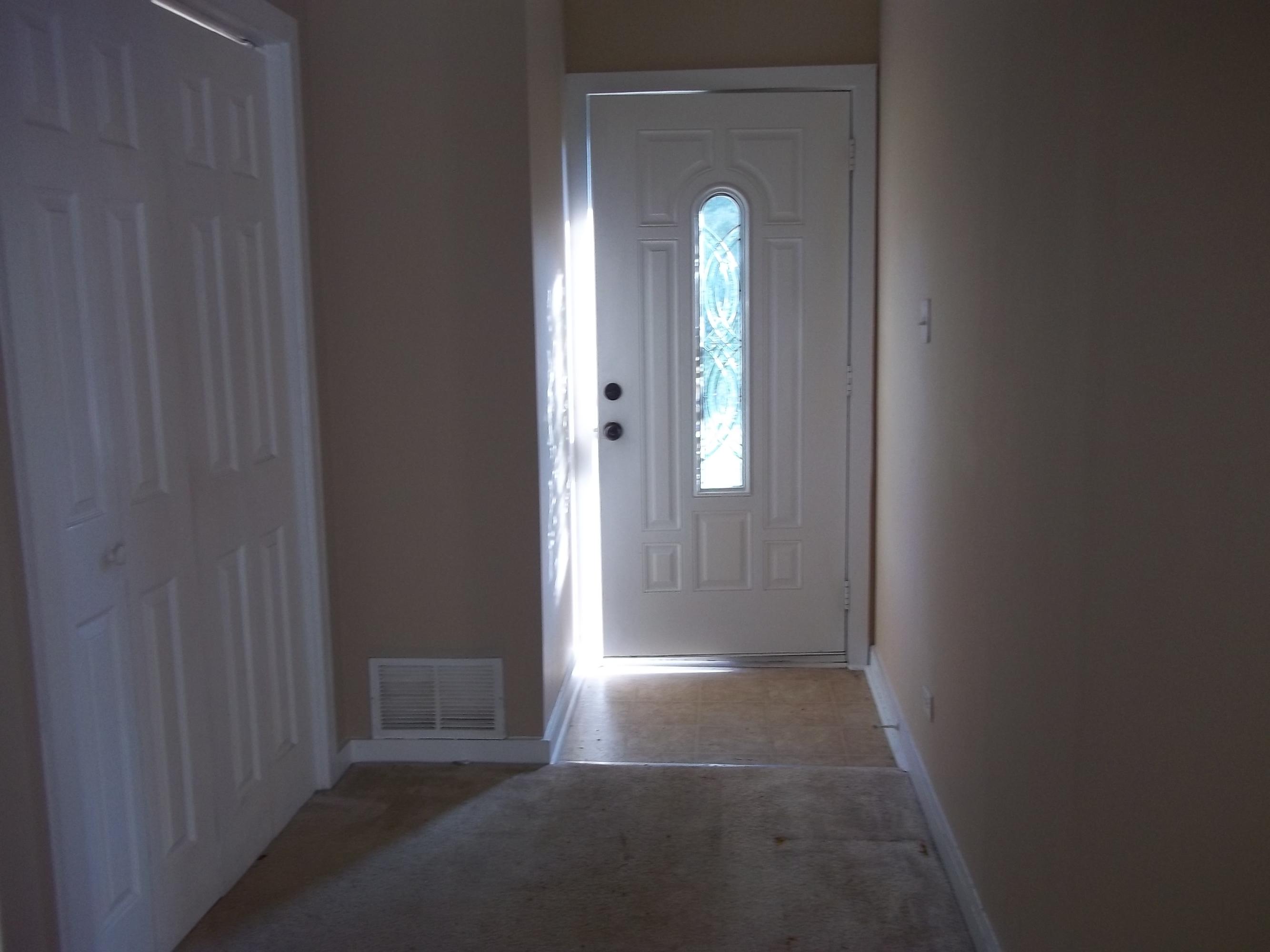 126 Nevada Circle Oak Ridge, TN 37830 - Photo 8 of 11 Entry way