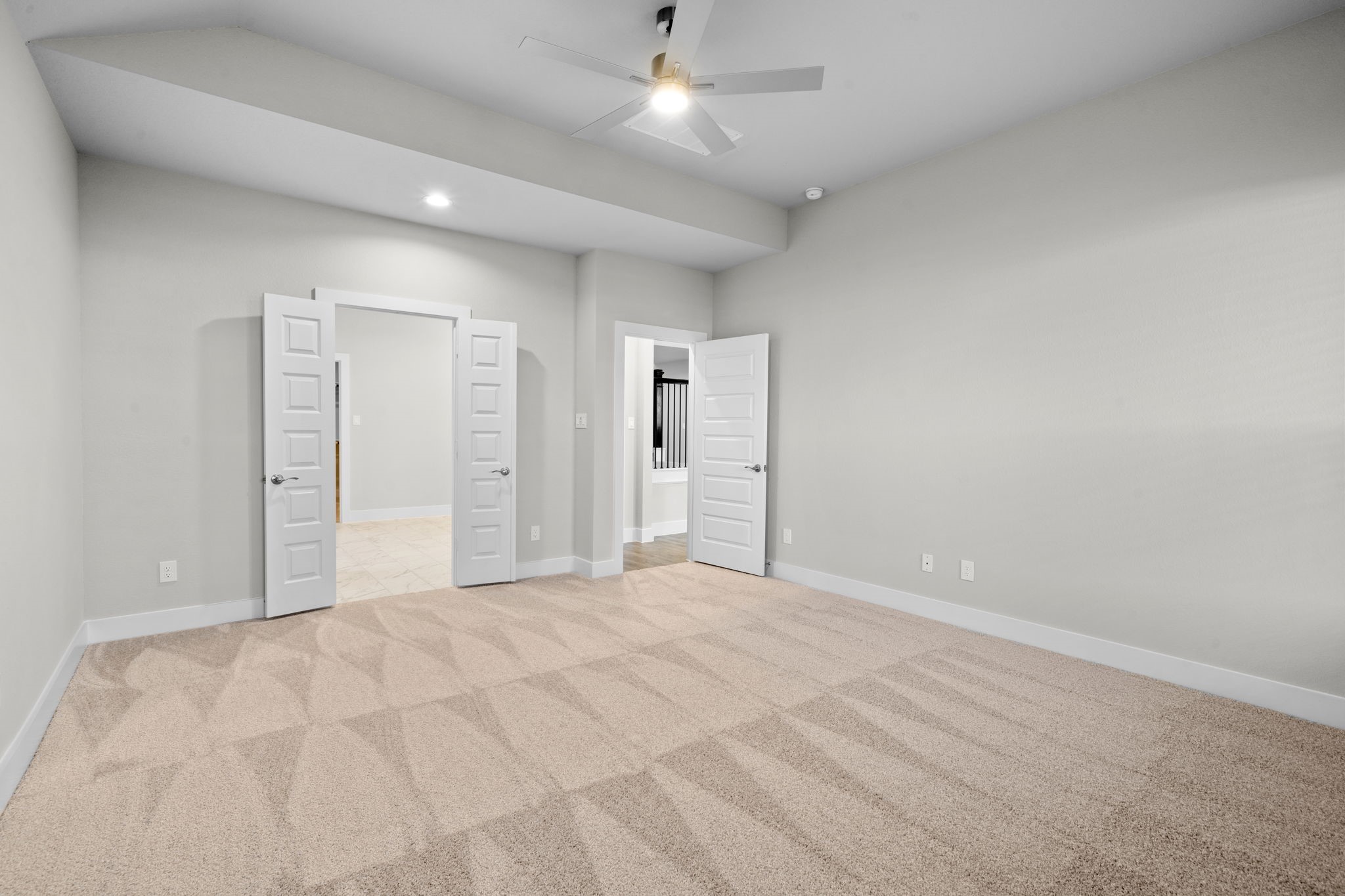 3410 Everglade Lane Rosenberg, TX 77471 - Photo 5 of 16 a view of an empty room with a ceiling fan