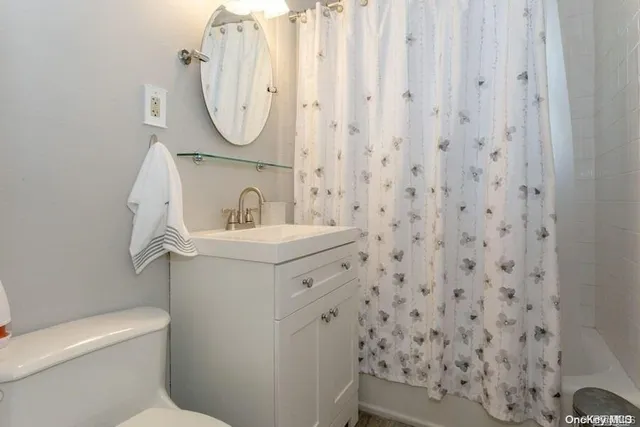 $245,000 | 1213 East Broadway, Unit B24, Hewlett, NY 11557