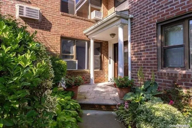 $245,000 | 1213 East Broadway, Unit B24, Hewlett, NY 11557
