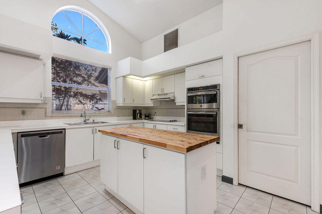 7828 Dorchester Road Boynton Beach, FL 33472 - Photo 16 of 50 7828DorchesterRd.-7