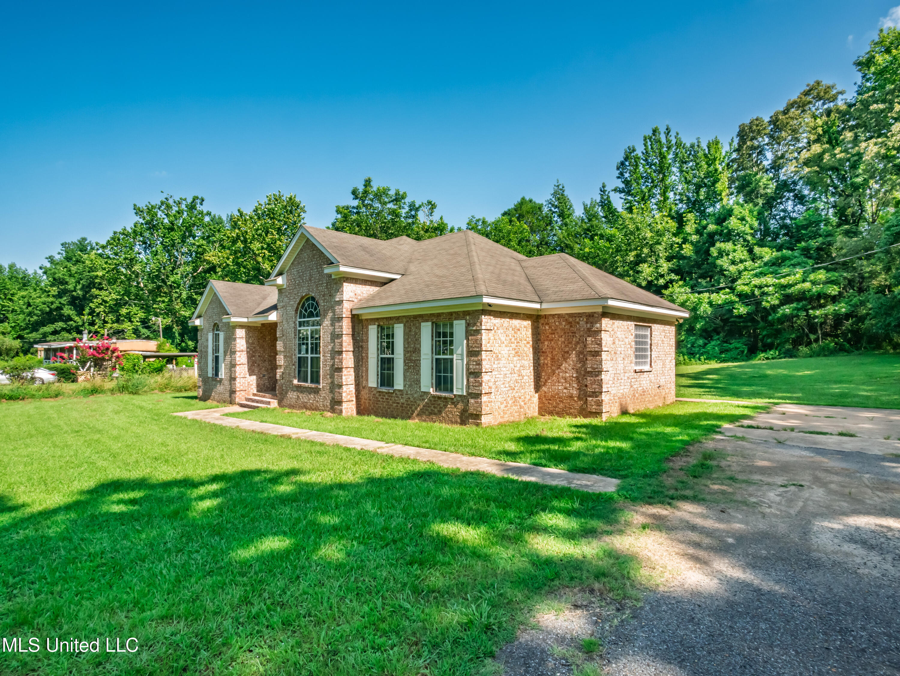 250 Greg Taylor Road Courtland, MS 38620 - Photo 3 of 36 250 Gregory Taylor Rd Courtland MS_2025-