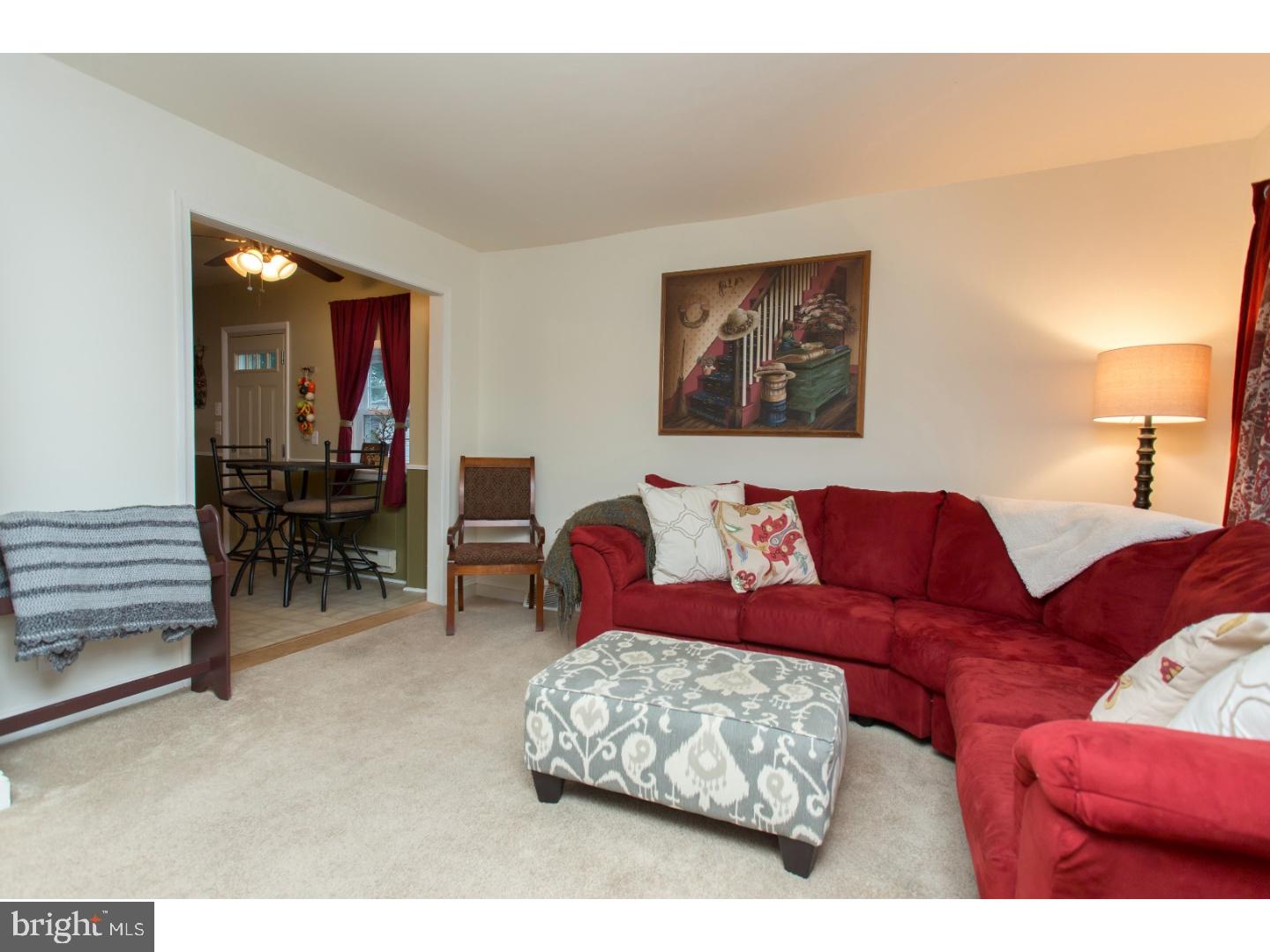 303 Edgemore Road Secane, PA 19018 - Photo 6 of 25 Living Room