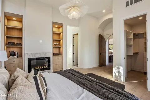 $1,825,000 | 10874 East Dale Lane, Scottsdale, AZ 85262