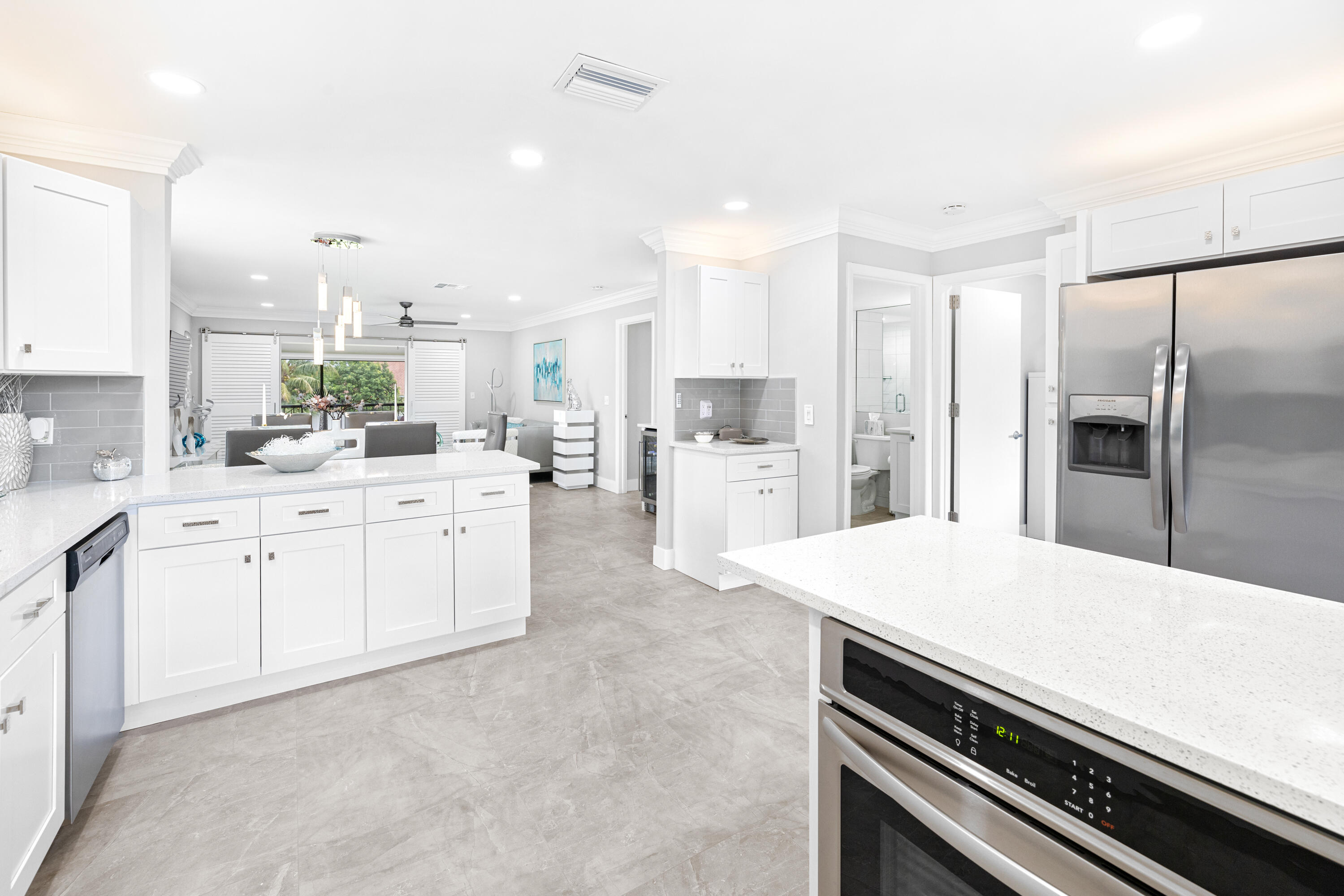 9187 Norte Lago, Unit 5B Boca Raton, FL 33428 - Photo 4 of 41 DP-0405