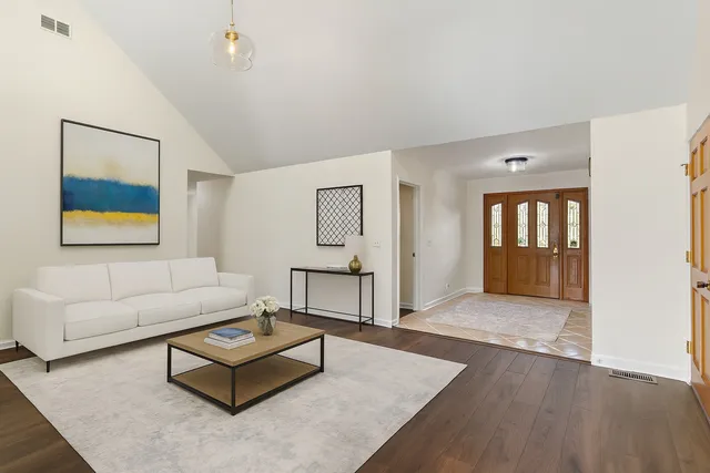 $725,000 | 1548 Wood Creek Trail, Bartlett, IL 60103