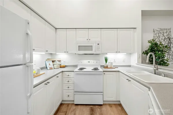 $360,000 | 16125 Juanita Woodinville Way Northeast, Unit 2202, Bothell, WA 98011