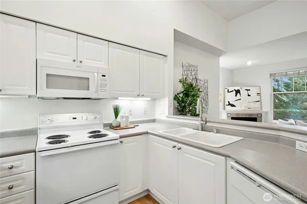 $360,000 | 16125 Juanita Woodinville Way Northeast, Unit 2202, Bothell, WA 98011
