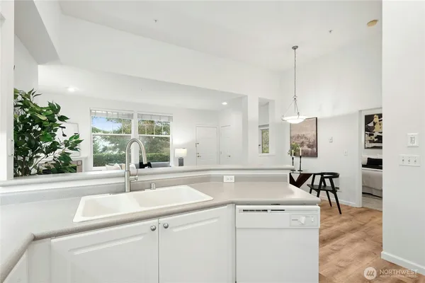 $360,000 | 16125 Juanita Woodinville Way Northeast, Unit 2202, Bothell, WA 98011