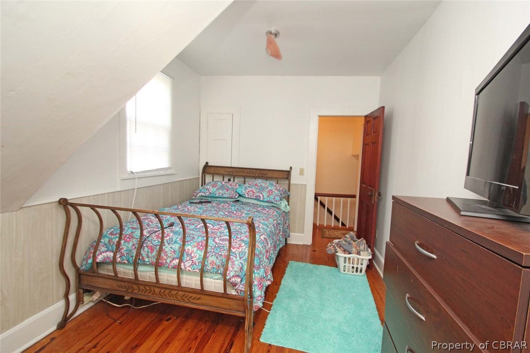 3082 White Chapel Road Lancaster, VA 22503 - Photo 28 of 32 Guest Bedroom 3 with shared bathroom