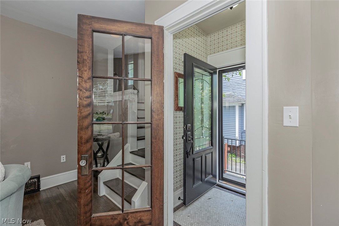 3160 Yorkshire Road Cleveland, OH 44118 - Photo 2 of 35 Gallery Image 2