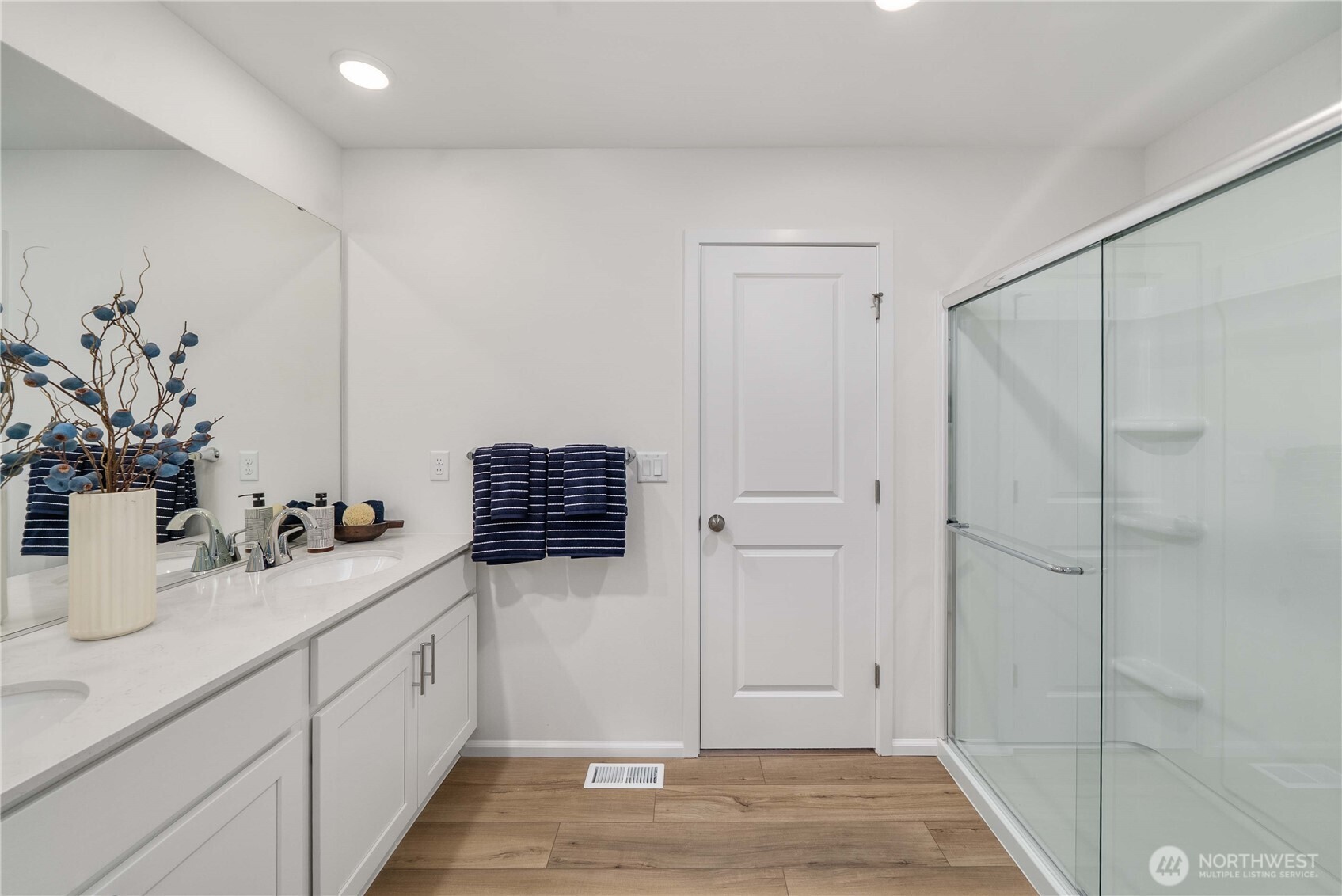 13411 324th Avenue Southeast Sultan, WA 98294 - Photo 20 of 23 a bathroom with a sink and mirror