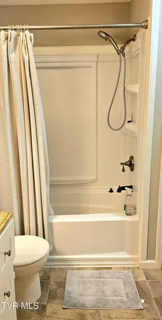 $268,500 | 323 Hickory Bluff, Johnson City, TN 37601