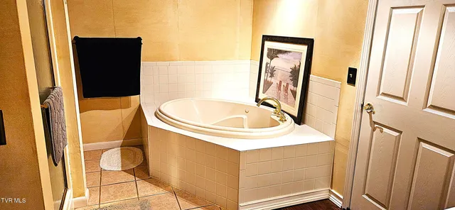 $268,500 | 323 Hickory Bluff, Johnson City, TN 37601