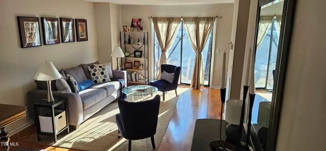 $268,500 | 323 Hickory Bluff, Johnson City, TN 37601