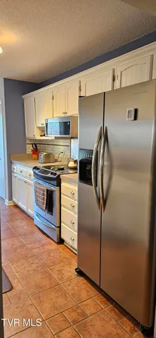 $268,500 | 323 Hickory Bluff, Johnson City, TN 37601