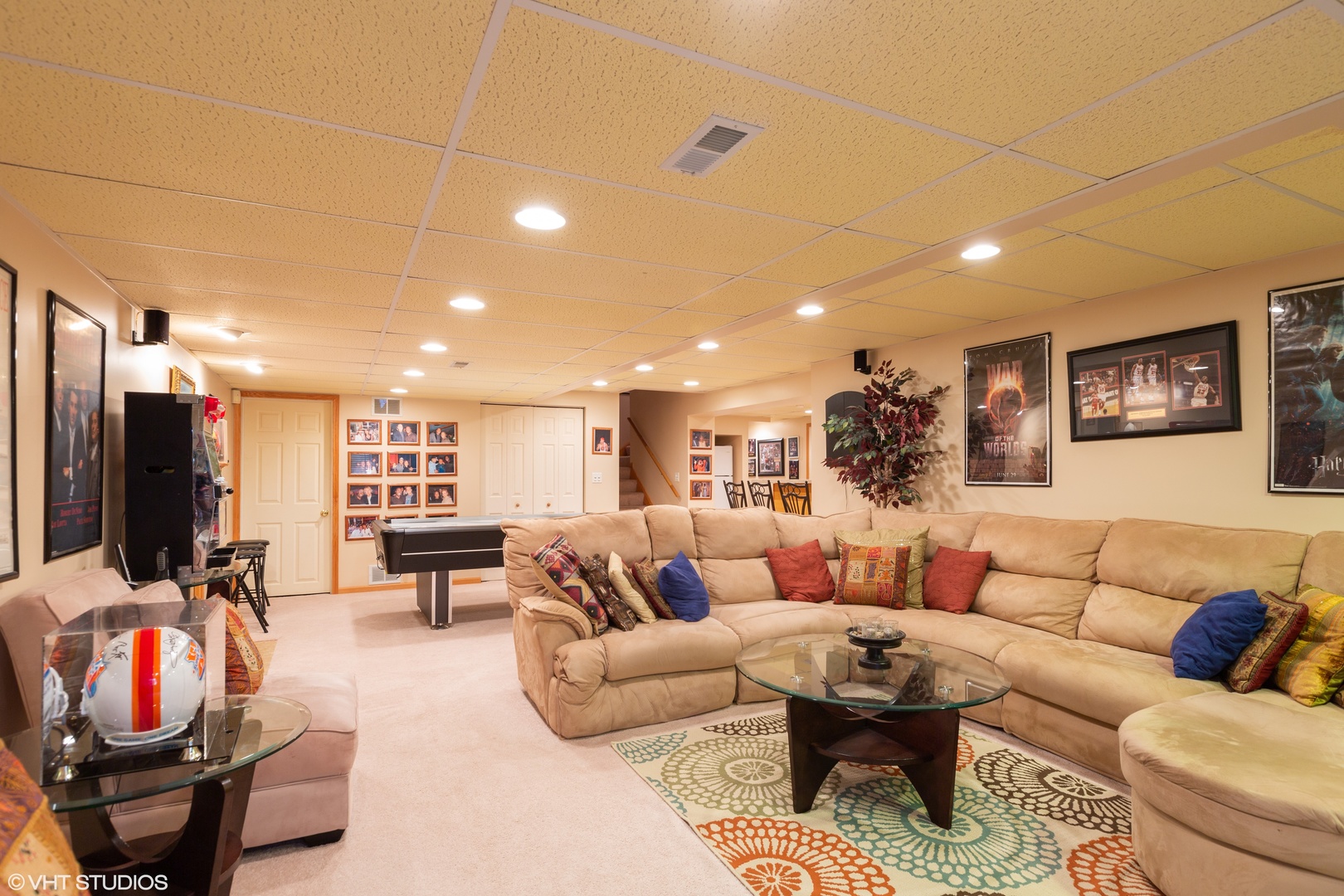 3541 High Ridge Road Carpentersville, IL 60110 - Photo 14 of 18 a living room with furniture and a flat screen tv