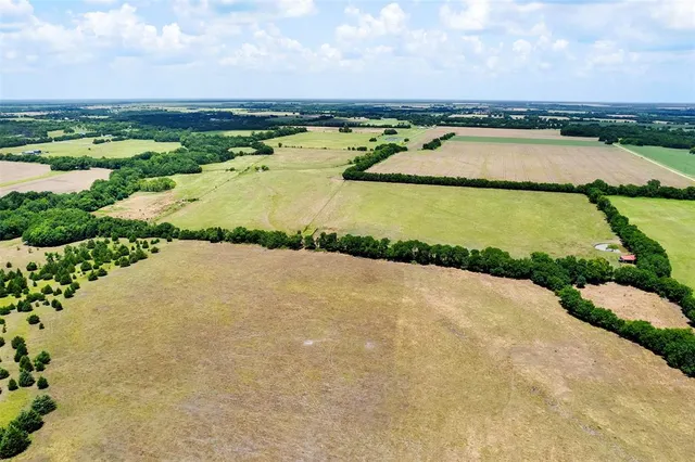 $950,000 | 3735 Bonham Tx 75418, Leonard, TX 75452