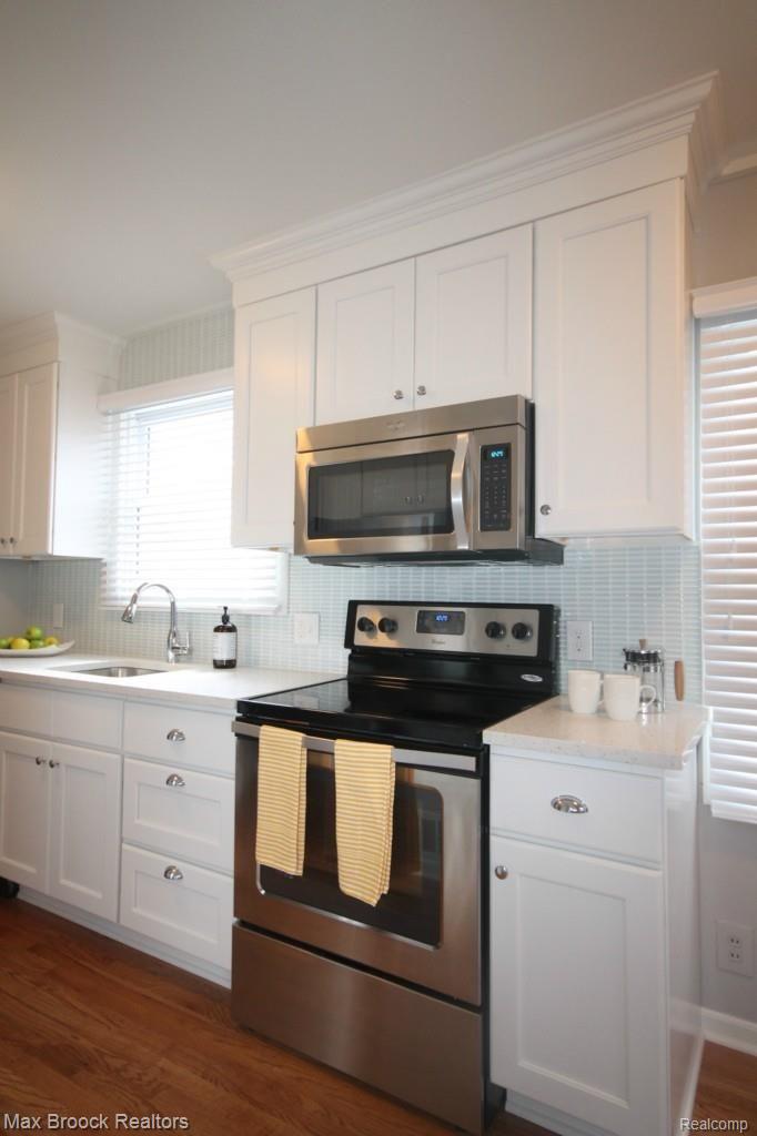 2744 Cumberland Road Berkley, MI 48072 - Photo 5 of 23 7#.jpg