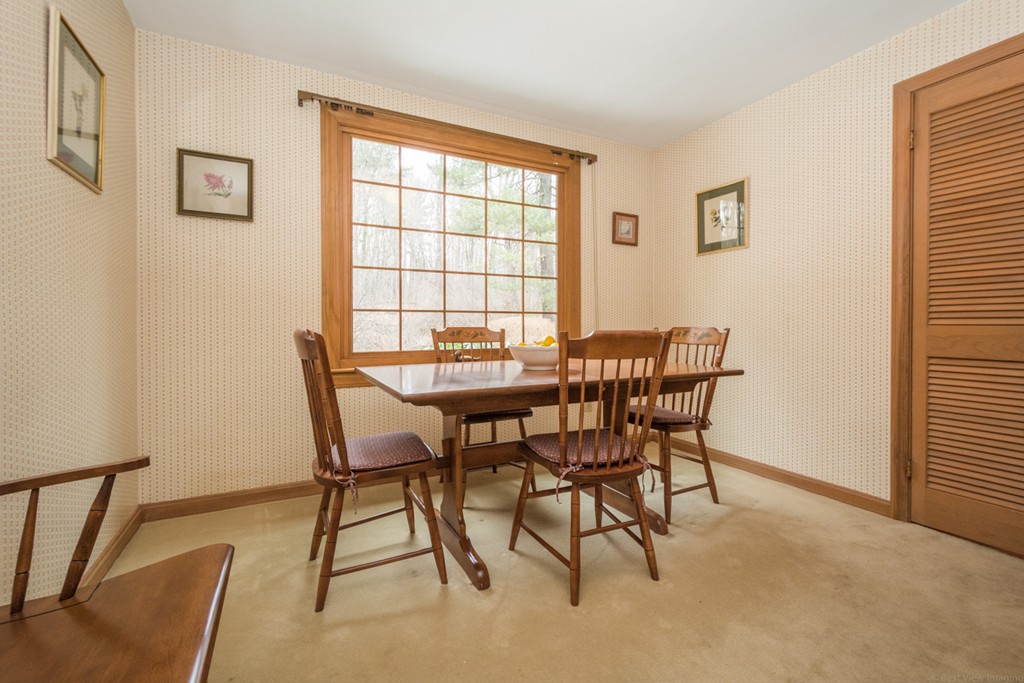 8 Castle Road Westford, MA 01886 - Photo 5 of 30 Gallery Image 5